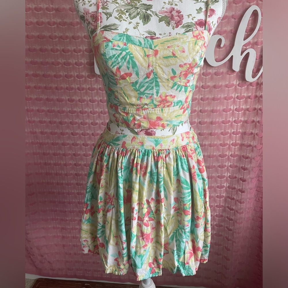 American Eagle Tropical Floral Two Piece Retro Play Set 🌺